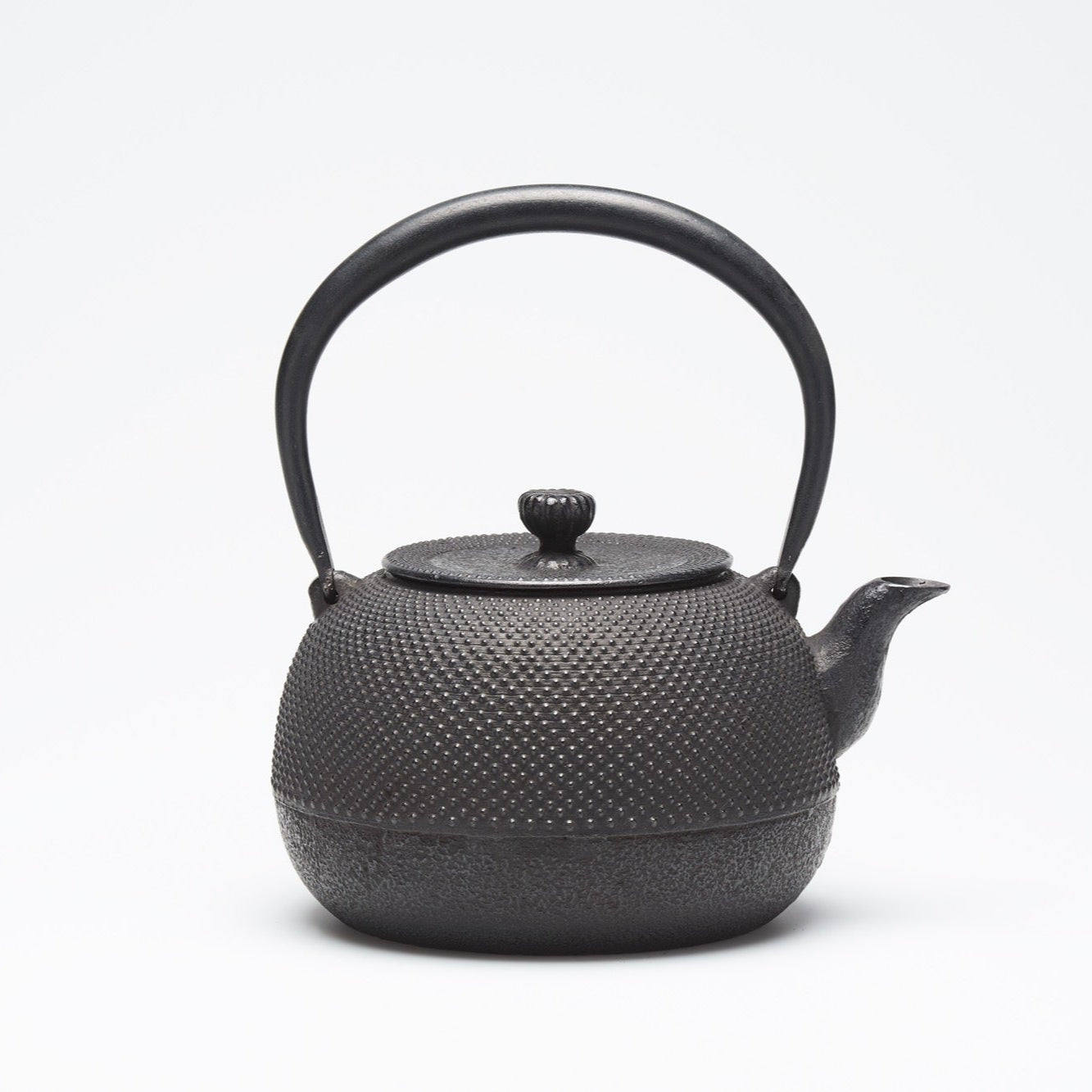 リサイクル南部鉄瓶 珠玉型 1.0L 霰模様