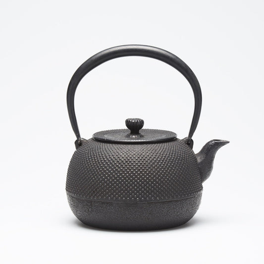 リサイクル南部鉄瓶 珠玉型 1.0L 霰模様