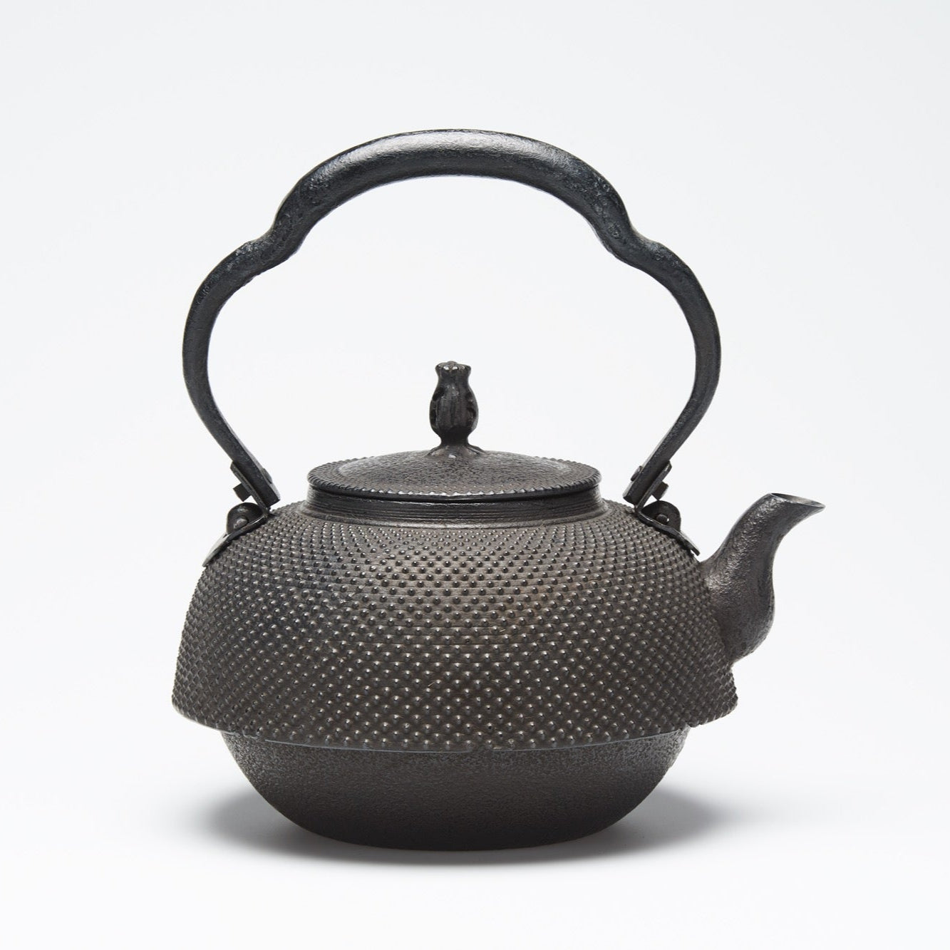 リサイクル南部鉄瓶 尾垂型 1.8L 霰模様