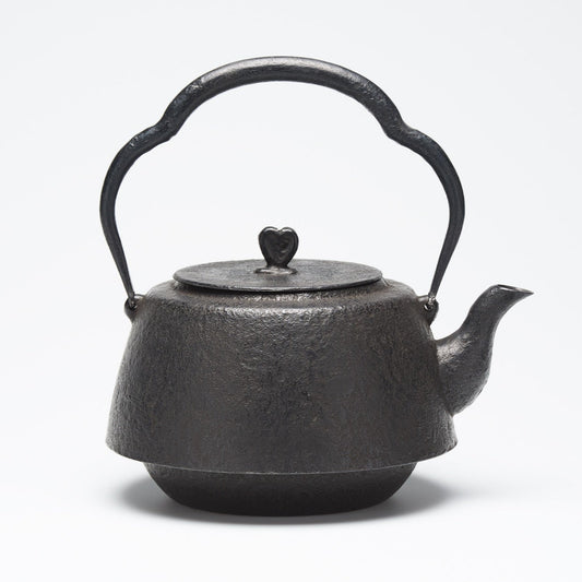 リサイクル南部鉄瓶 九重型 1.6L 肌模様