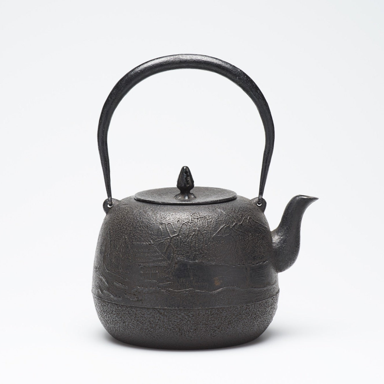 リサイクル南部鉄瓶 棗型 1.8L 山水模様