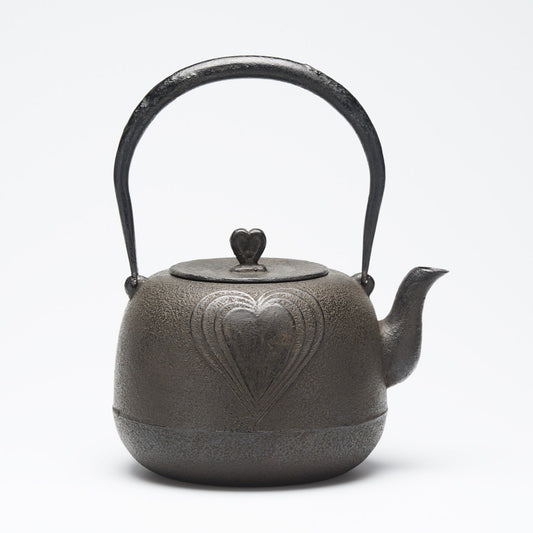 リサイクル南部鉄瓶 棗型 1.5L ウェブハート模様