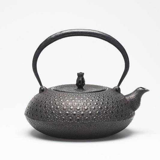 リサイクル南部鉄瓶 平布団型 1.6L 亀甲模様