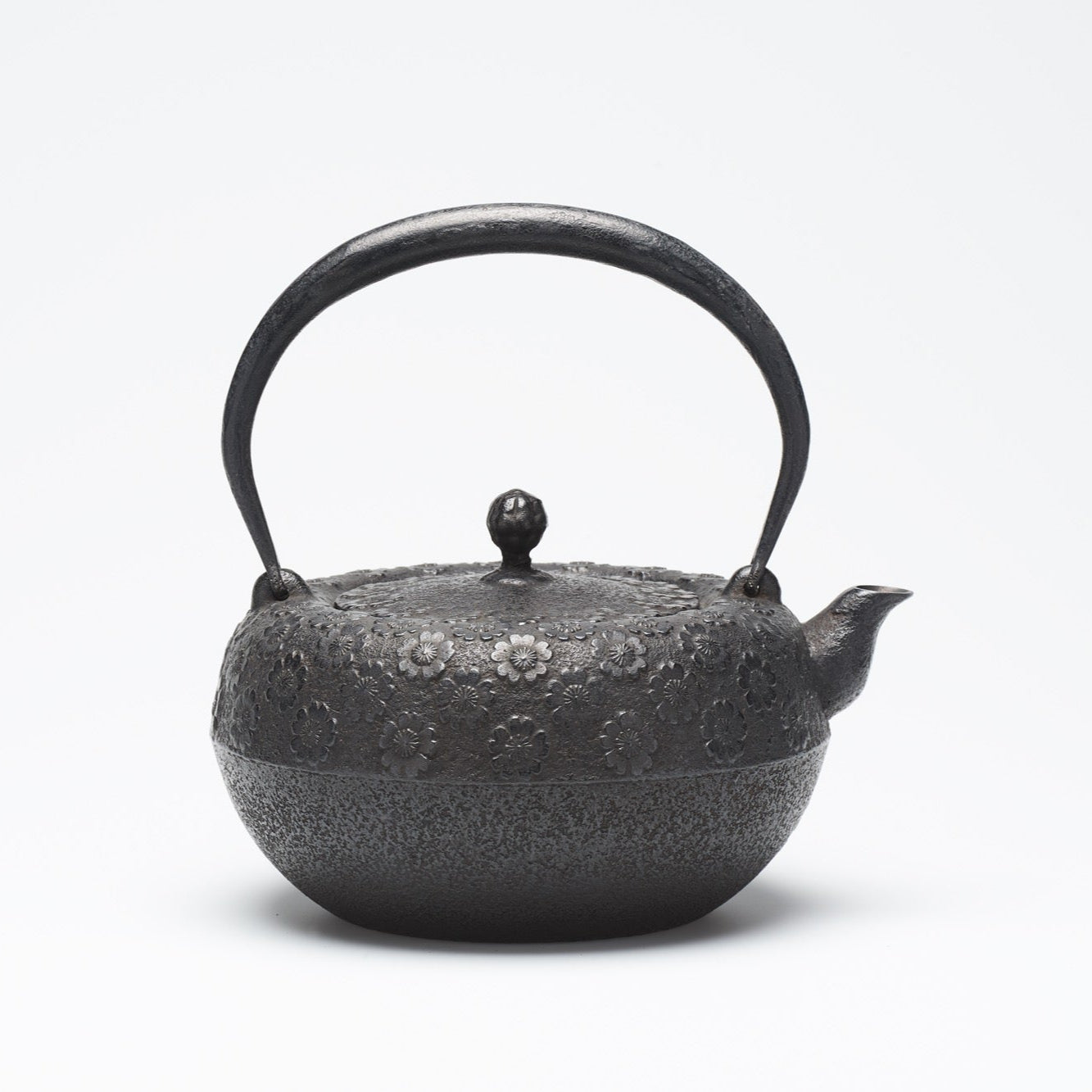 リサイクル南部鉄瓶 鉄鉢型 0.9L 小桜模様