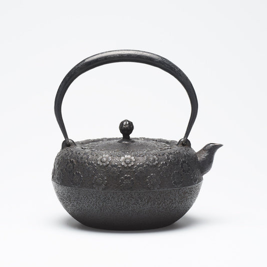 リサイクル南部鉄瓶 鉄鉢型 0.9L 小桜模様