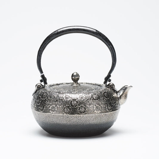 リサイクル南部鉄瓶 砂鉄 鉄鉢型 0.9L 小桜模様