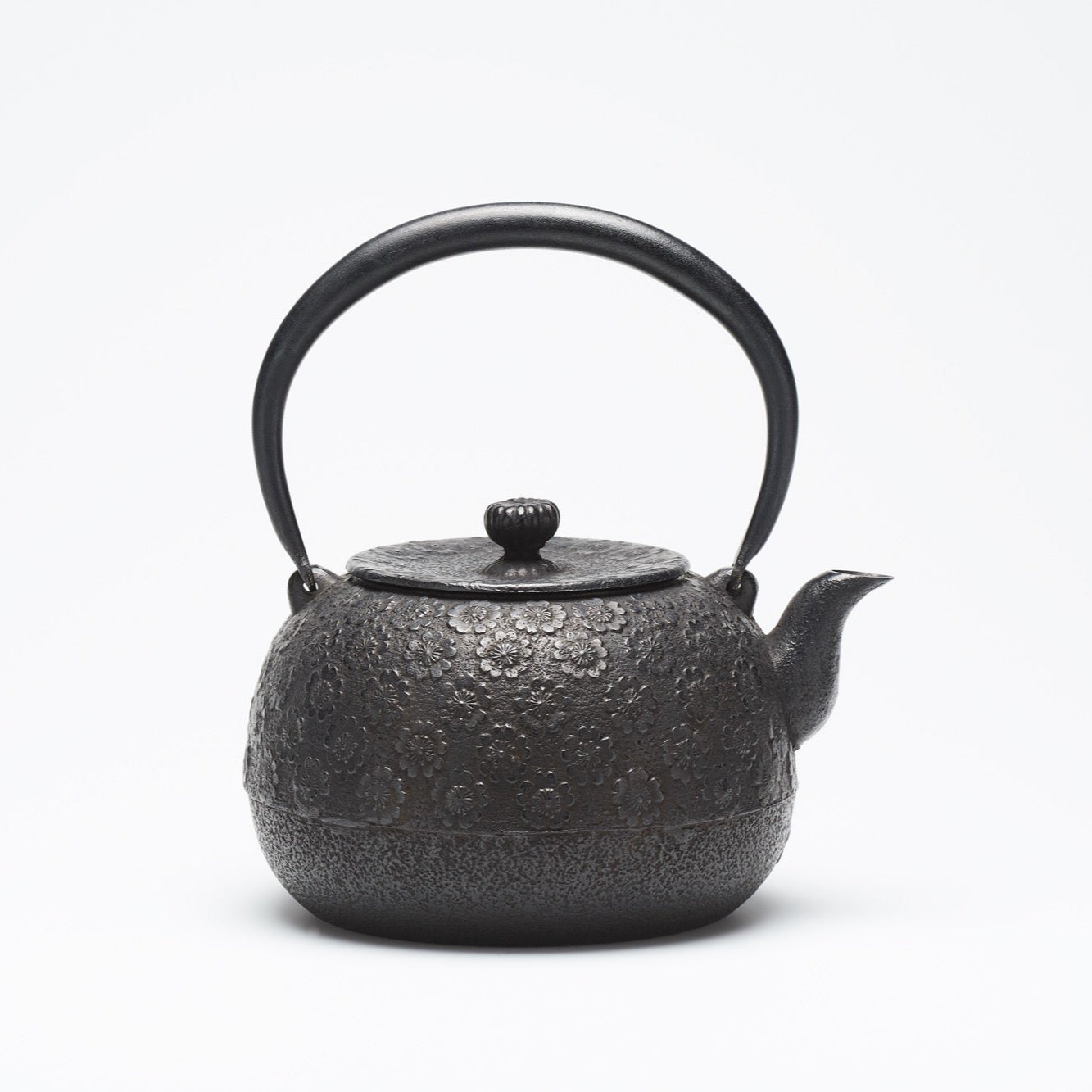 リサイクル南部鉄瓶 珠玉型 1.0L 小桜模様