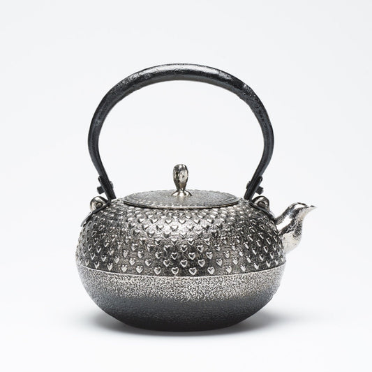 リサイクル南部鉄瓶 砂鉄 小丸型 1.2L ハート霰模様