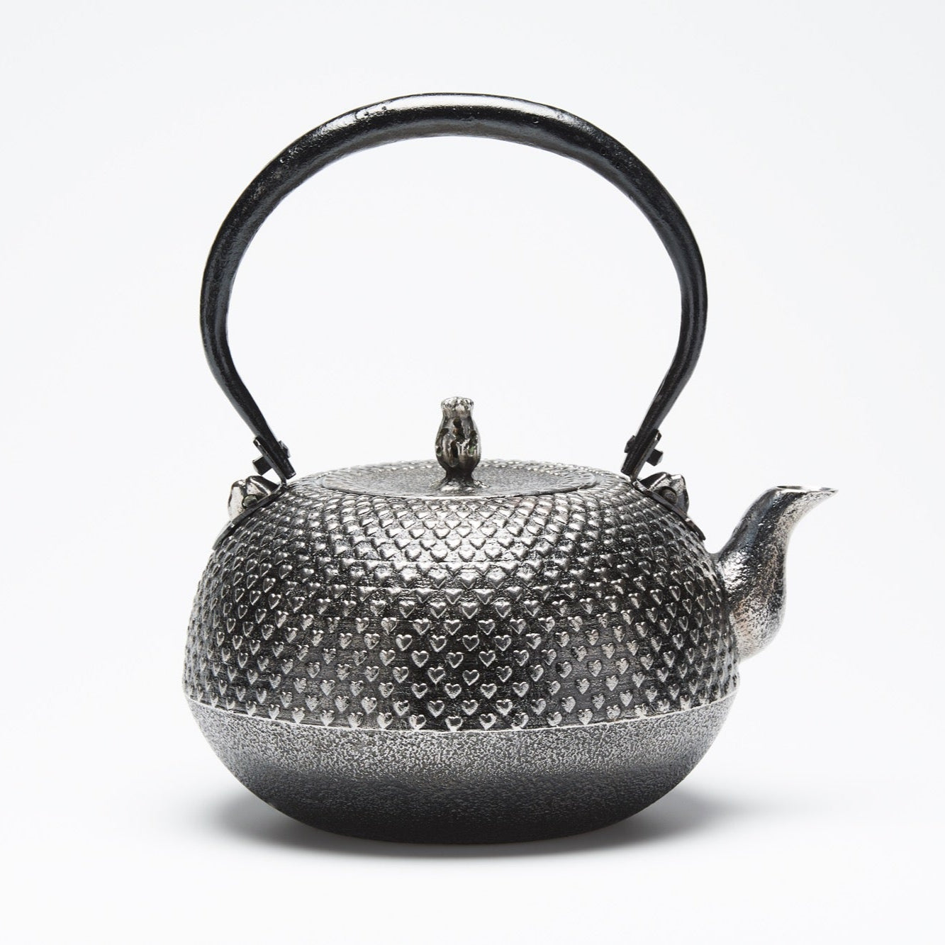 リサイクル南部鉄瓶 砂鉄 布団型 2.2L ハート模様