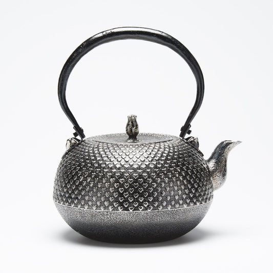 リサイクル南部鉄瓶 砂鉄 布団型 2.2L ハート模様