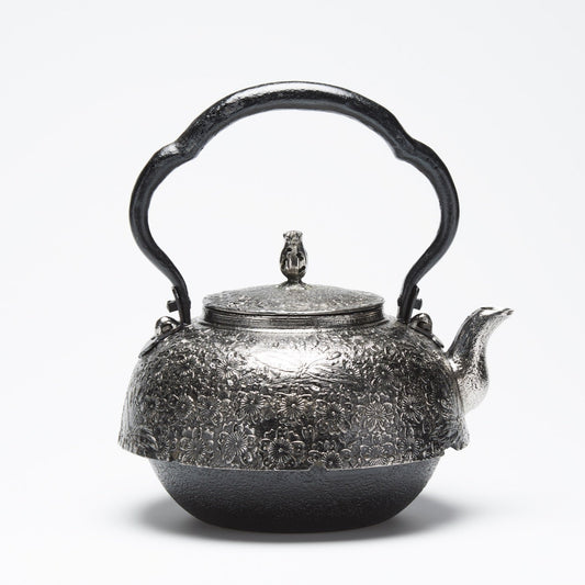 リサイクル南部鉄瓶 砂鉄 尾垂型 1.8L 桜模様