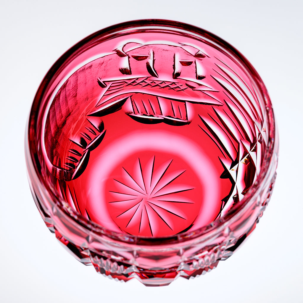 小樽切子 ぐい吞み 金銀銅を再生 木彫りの熊